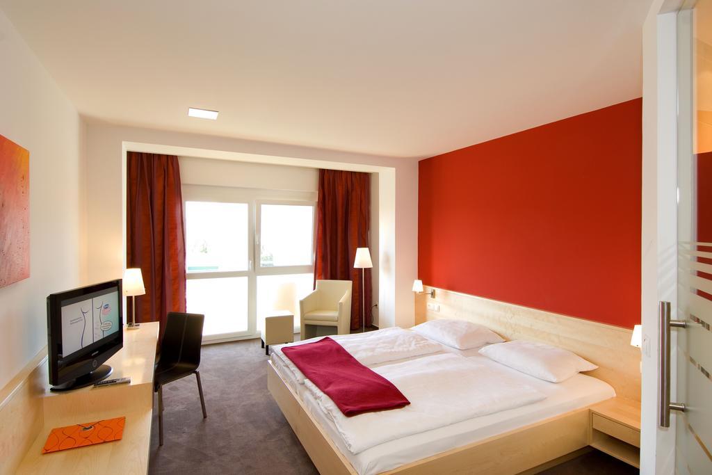 Pannonia Hotel Garni Podersdorf am See Zimmer foto